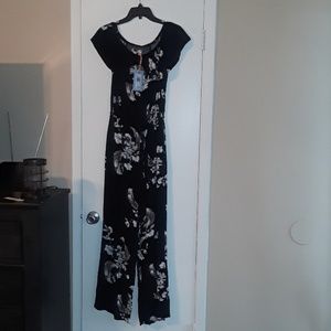 NWT CHELSEA & VIOLET OFF SHOULDER JUMPSUIT